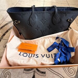 Louis Vuitton Neverfull MM Tote (Black) with Box